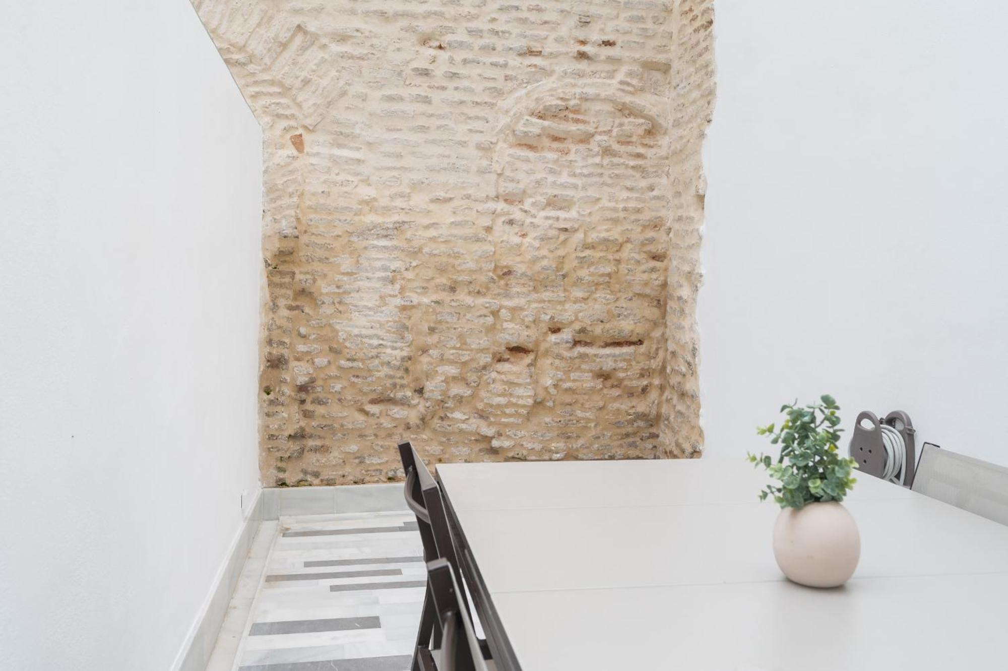 New Design Apartment - Private Patio - Gallos 2 Севілья Екстер'єр фото