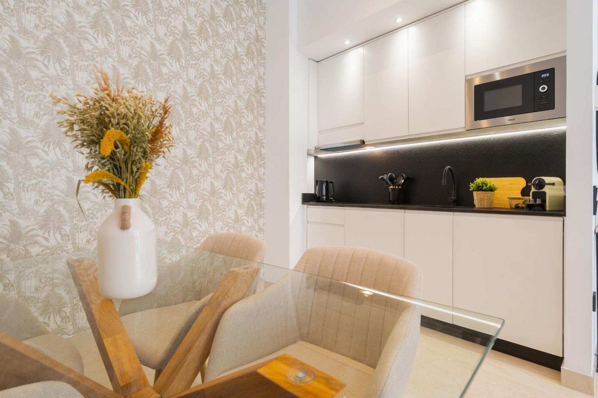 New Design Apartment - Private Patio - Gallos 2 Севілья Екстер'єр фото